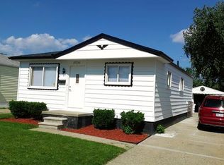 27236 Winslow Ave, Warren, MI 48092