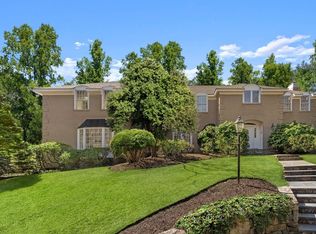 23 Sutton Pl, Weston, MA 02493