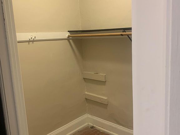 4th image of 2212 N Lake Dr #2