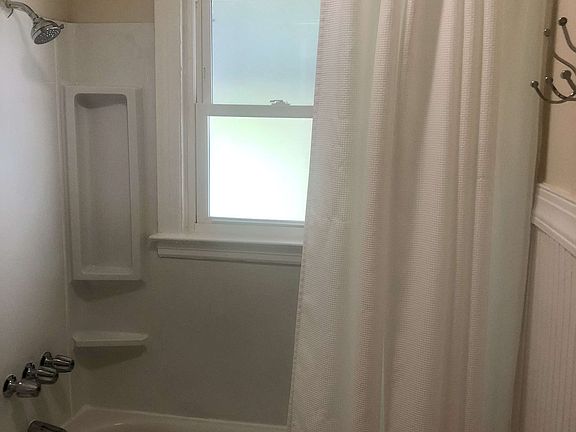 4th image of 413 W South St #4629764