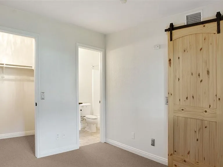 5049 Los Morros Way — Photo 10