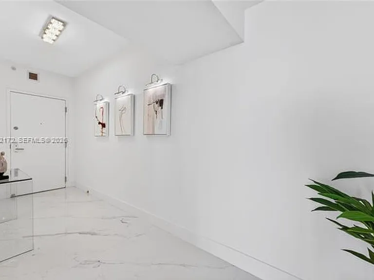 888 Biscayne Blvd #2404 — Photo 5