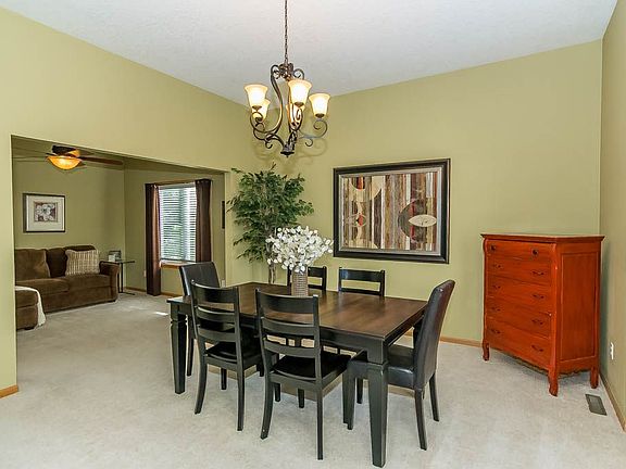 5th image of 855 SE Plumwood Ln