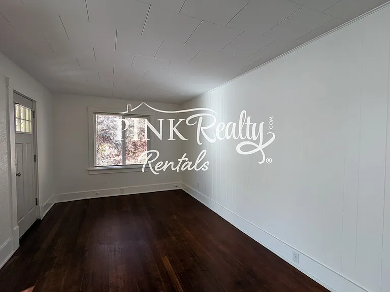 118 Lafayette Rd — Photo 5