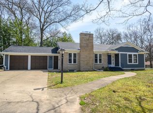 2421 Sheffield Dr, Kalamazoo, MI 49008