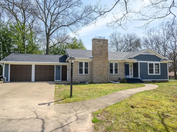 2421 Sheffield Dr, Kalamazoo, MI 49008