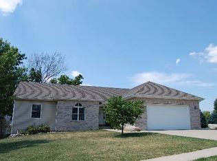 303 Meadow Ln, Newark, IL 60541