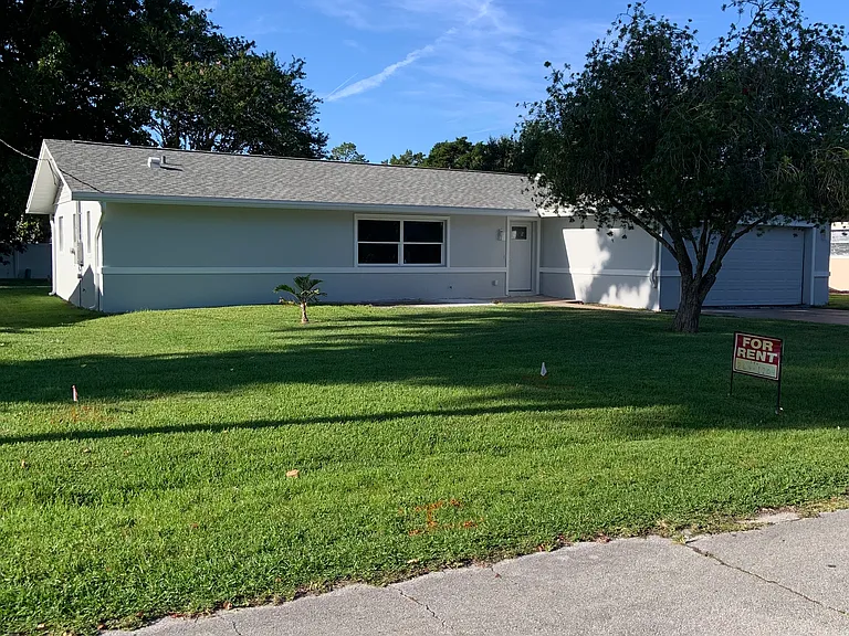 60 Fischer Ln — Photo 8
