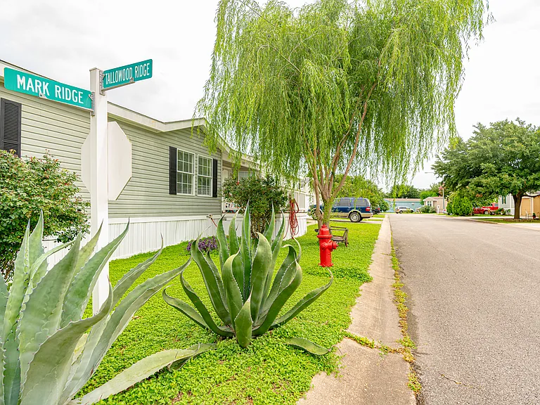 1601 E Slaughter Ln — Photo 16