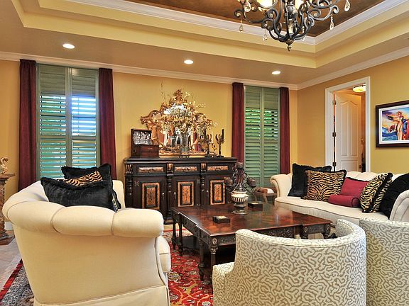 FORMAL LIVING
