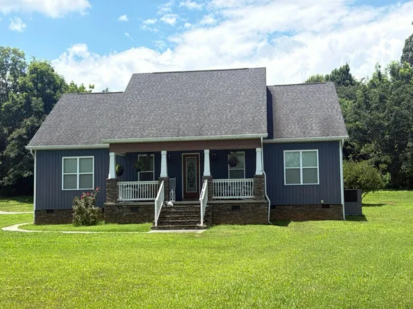8135 Snow Hill Rd, Ooltewah, TN 37363