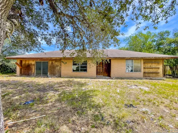 2554 Jones, Beeville, TX 78102