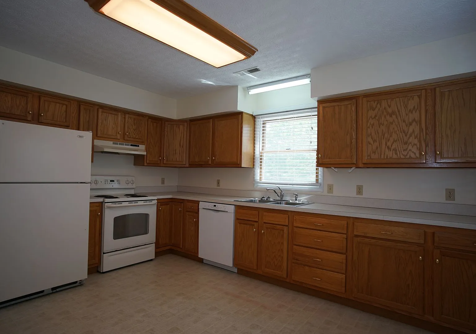 Pickett 485 — Photo 3