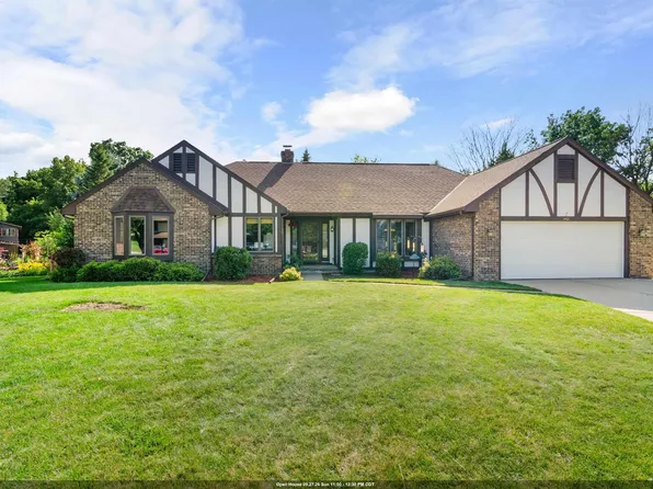 1421 Harbor Springs Cir, Green Bay, WI 54311