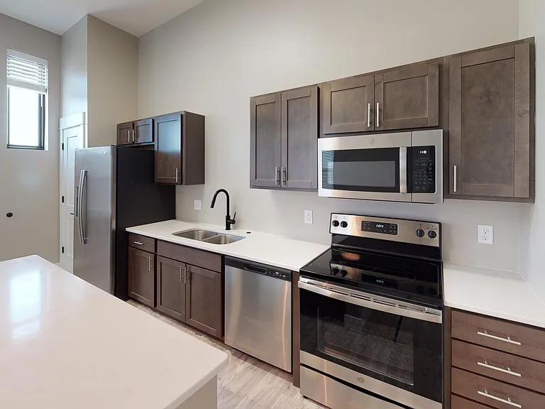 Element 30 Apartments — Photo 9