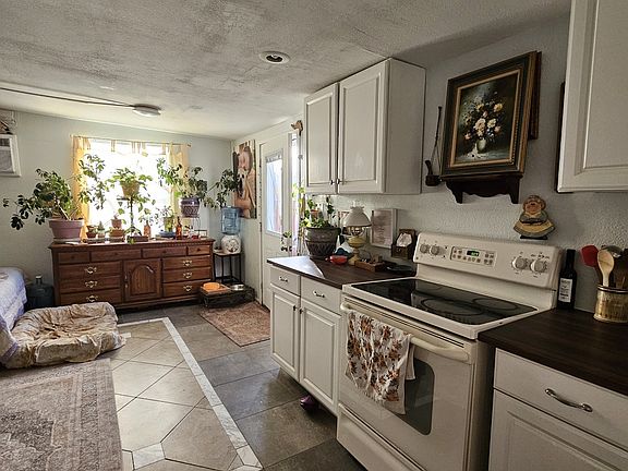 2nd image of 3034 S Albert Ave #B