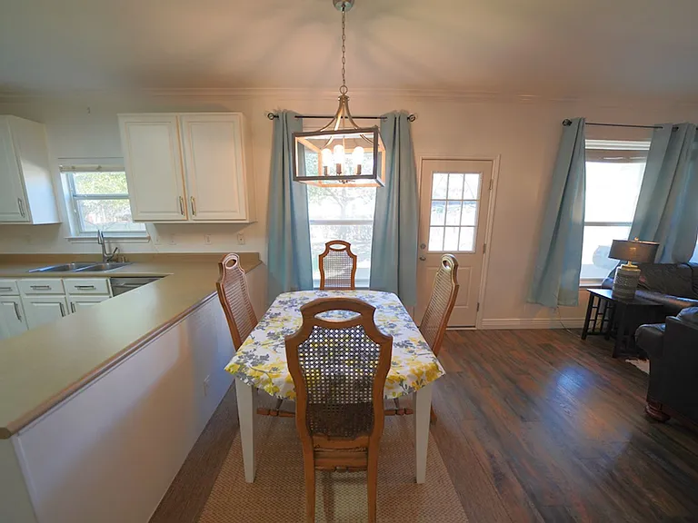 136 Earhart Ln — Photo 24