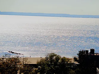 Sold by Thomas Lipovetsky, LREB