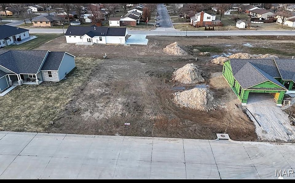 2nd image of 409 Cobblestone Ln