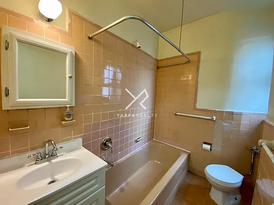 Rented by Yaffa Realty LLC | media 6