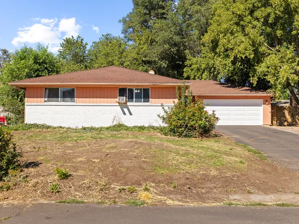 4848 Driftwood Dr, Klamath Falls, OR 97603