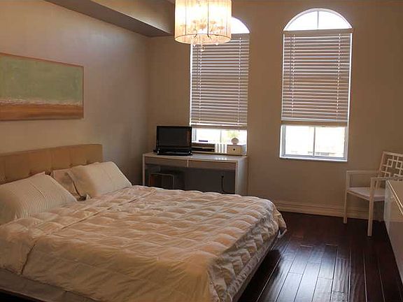 3rd image of 3001 NE 185th St APT 632