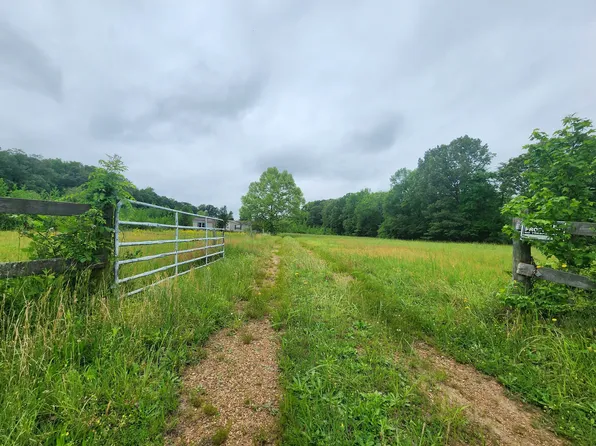 485 Moore Rd, Savannah, TN 38372