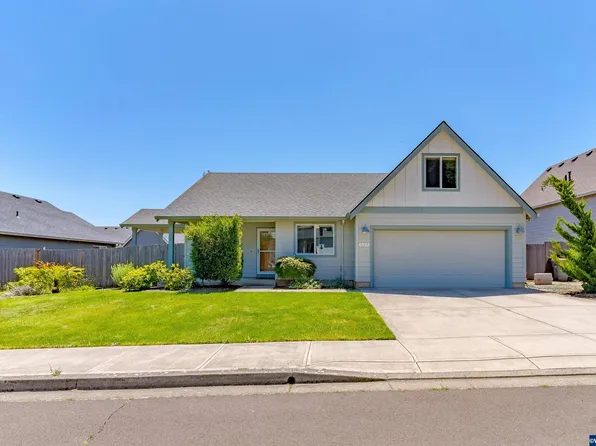 329 NW Pacific Hills Dr, Willamina, OR 97396