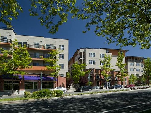 Awesome Downtown location, tons to walk to!