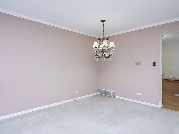 4th image of 25 Deercrest Sq
