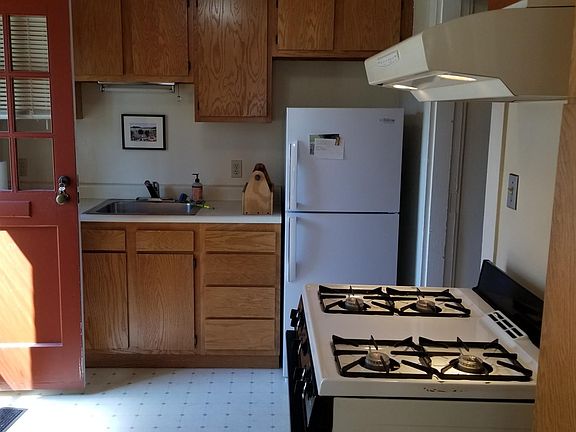 4th image of 943 Sheridan St APT 1