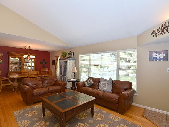 5th image of 4823 Stillbrooke Dr