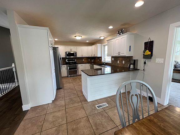 4th image of 1115 Bemis Dr