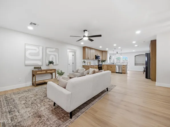 4928 E VIRGINIA Avenue, Phoenix, AZ 85008