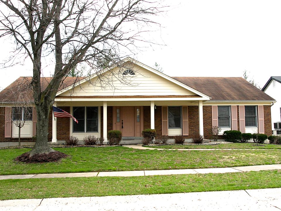 1st image of 30 Miraclair Dr