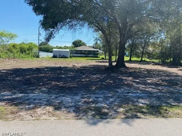 6074 Laurelwood Dr, Fort Myers, FL 33905