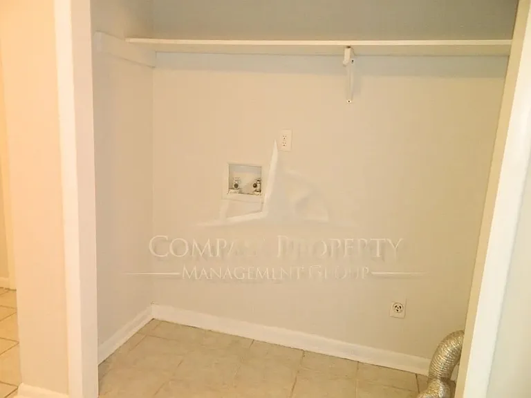 541 Timber Ridge Ct — Photo 3