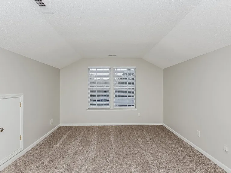 1002 Great Falls Dr — Photo 15