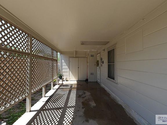 5th image of 118 W Davis St