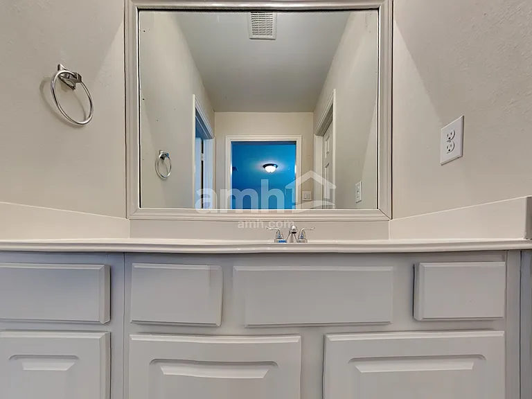 501 Falcon Lake Dr — Photo 23