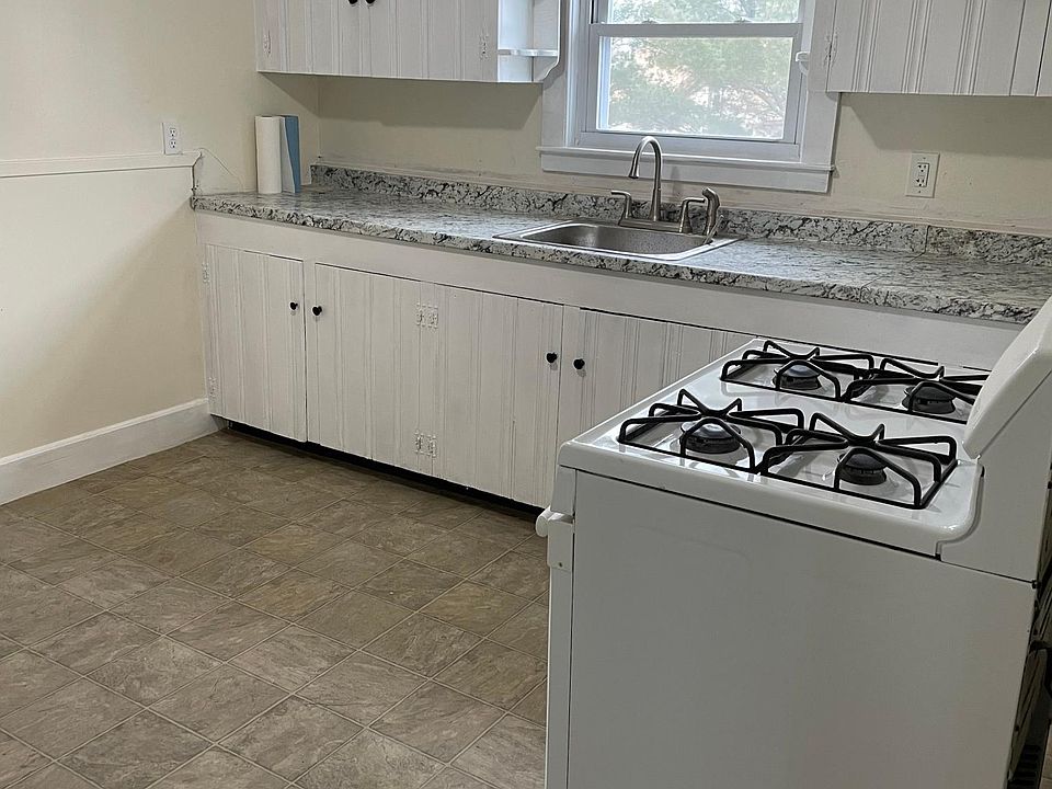 1st image of 218 South Ave APT 3