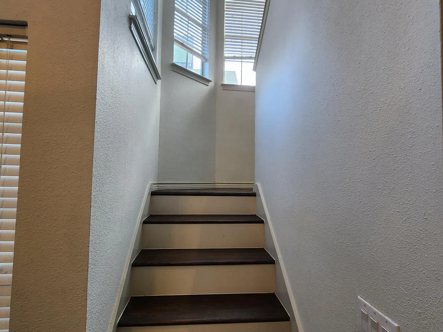 100 Jackman St — Photo 3