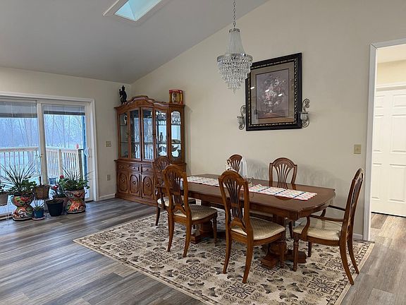 3rd image of 208 S Delaware Ct