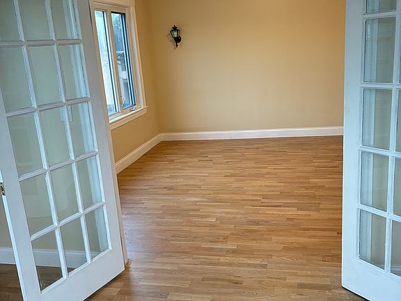 4th image of 108 Vernon St