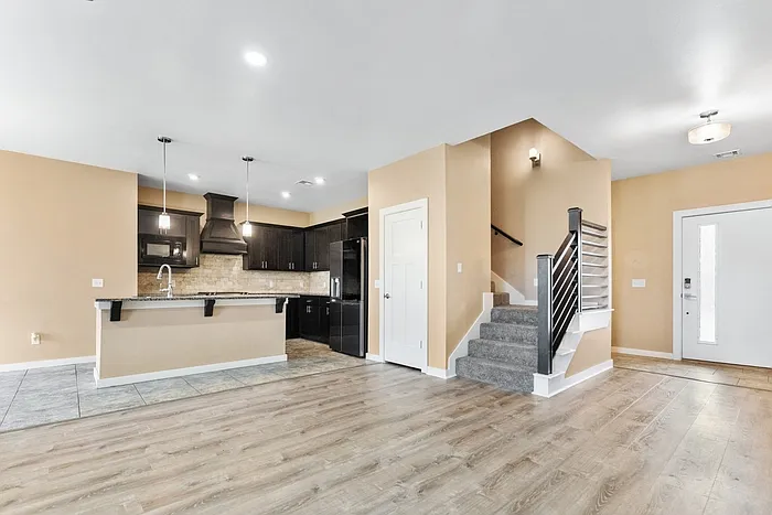 1200 Ridgeway Dr — Photo 8