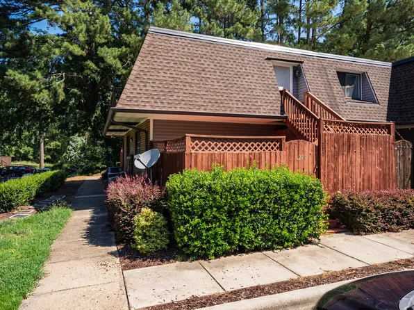 270 Summerwalk Cir, Chapel Hill, NC 27517
