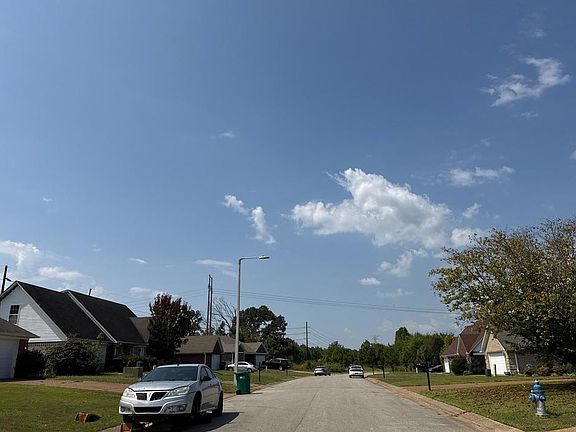 4th image of 99 Wesley Dr