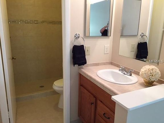 4th image of 2927 Embassy Ct