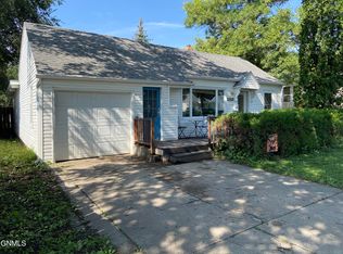 1006 N 9th St, Bismarck, ND 58501