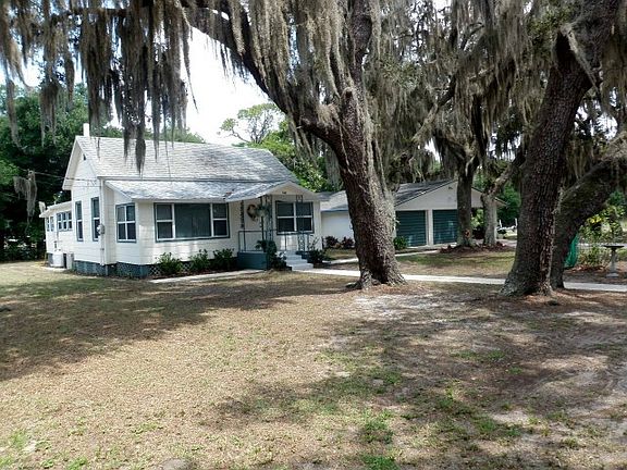 3rd image of 123 Oak St